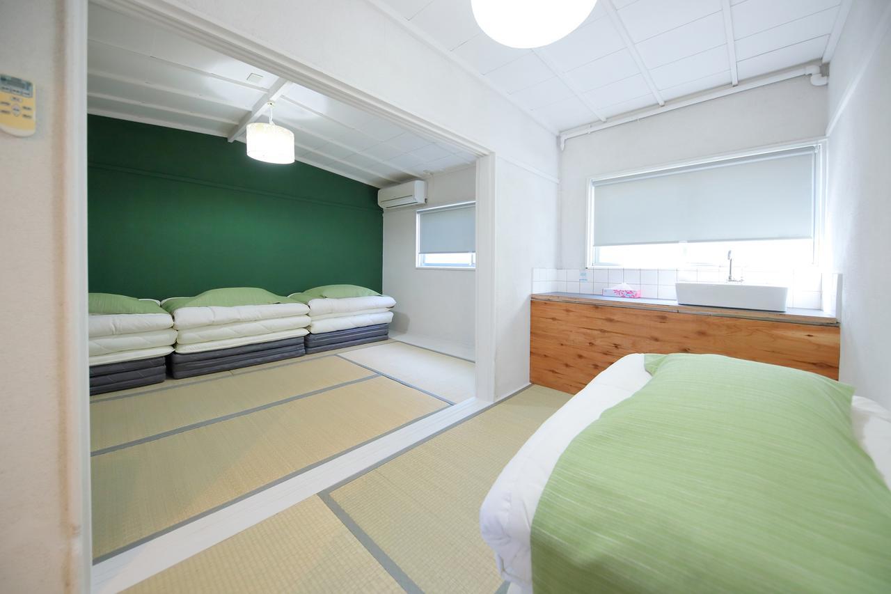 Raku Hostel Ōsaka Exterior foto